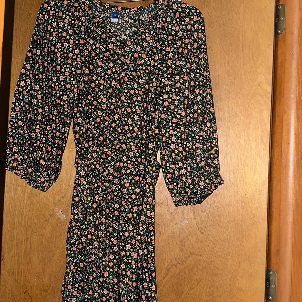 Brand new with tags, OldNavy belted XL mid dress. Never worn
